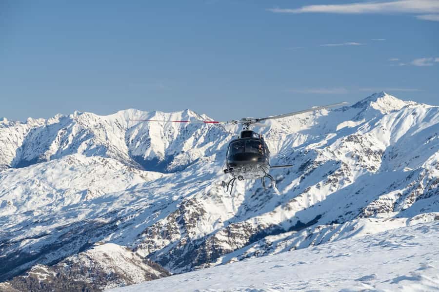 Queenstown Helicopter Flight with Snow Landing | 30 mins - The Whakatipu Basin from above