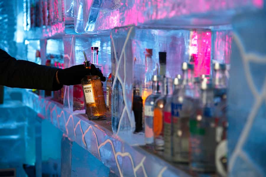 Queenstown: Ice Bar Entry with Warm Winter Gear and Drink - Where it fits into a Queenstown day
