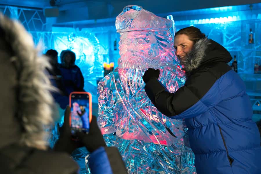 Queenstown: Ice Bar Entry with Warm Winter Gear and Drink - Good for couples, friends, and first-time visitors
