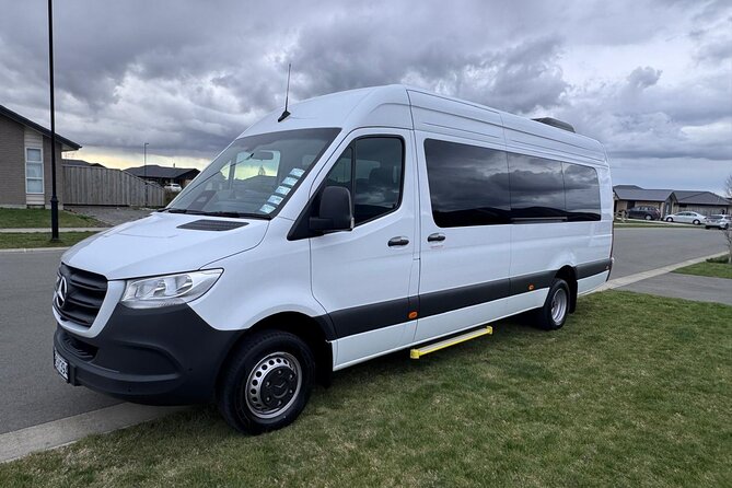 Queenstown International Airport To and From City Center Transfer - The 30 to 40-minute ride into the city