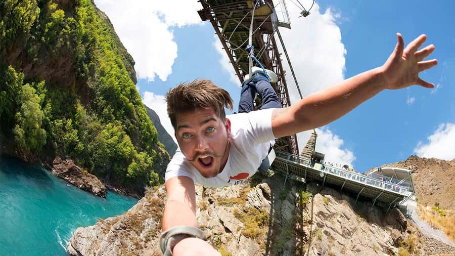Queenstown: Kawarau Bridge Bungy - World's First Bungy! - What happens from arrival to the edge