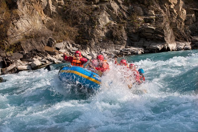 Queenstown Kawarau River Rafting and Jet Boat - Swimming and the optional rock jump