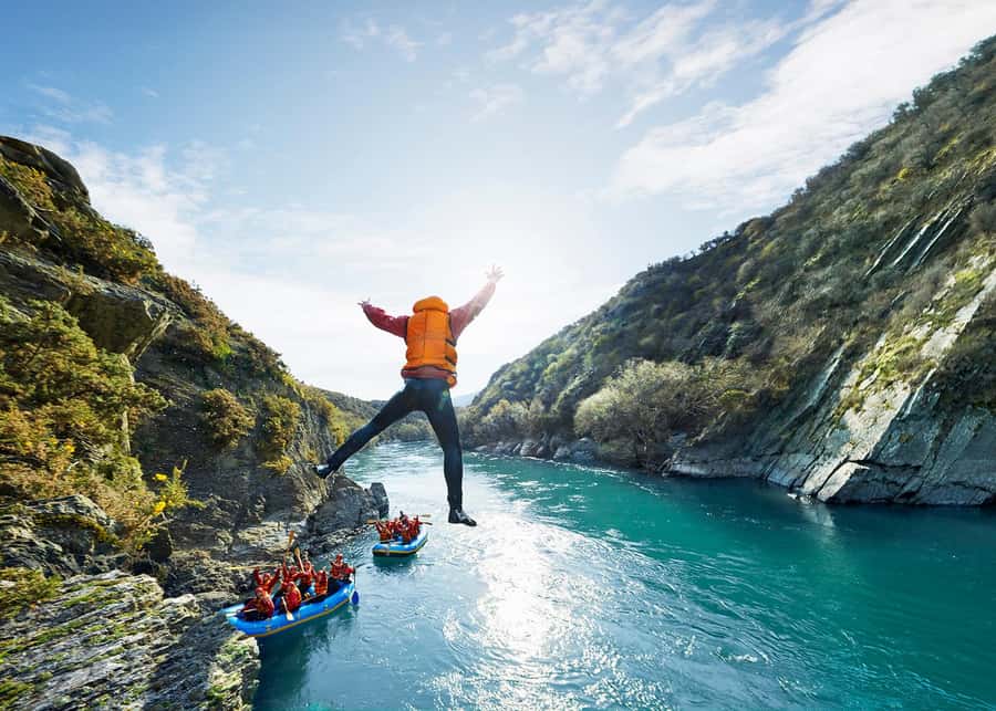 Queenstown: Kawarau River Rafting and Jet Boat Ride - Getting from Queenstown to the river