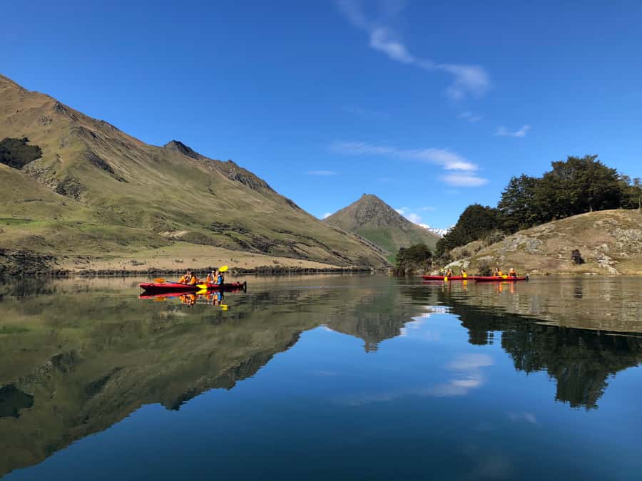 Queenstown: Kayaking or SUP Experience on Moke Lake - Paddling the horseshoe-shaped lake