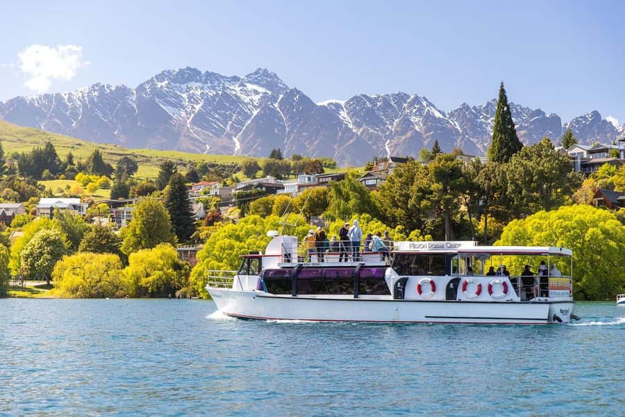 Queenstown: Lake Wakatipu Scenic Cruise - The Remarkables and Cecil Peak from the water
