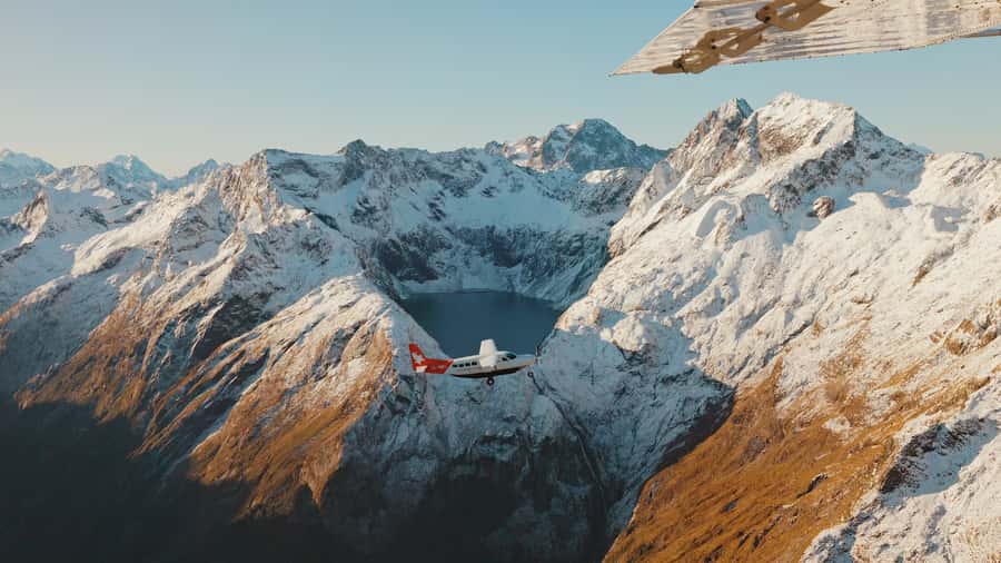 Queenstown: Milford Sound Flight and Cruise - Into Mount Aspiring National Park