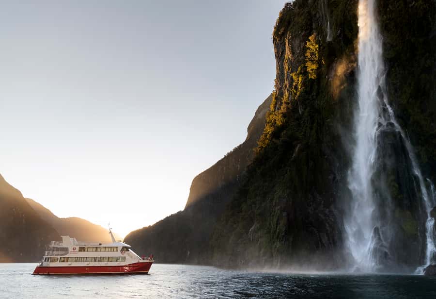 Queenstown: Milford Sound Flight and Cruise - Queenstown pickup and the 30-minute van ride