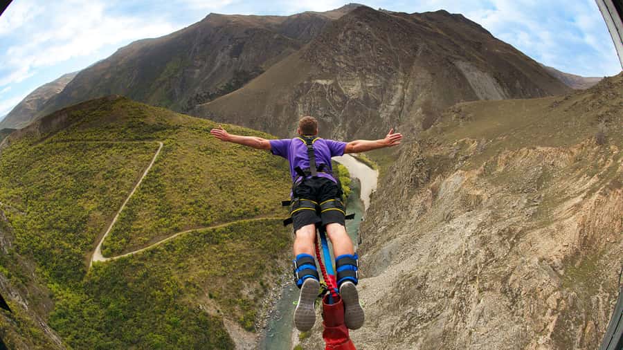 Queenstown: Nevis Bungy - Australasia's Biggest Bungy! - The cable car ride to the 134-metre pod