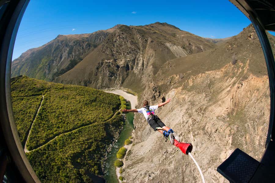 Queenstown: Nevis Bungy & Swing Combo - Reaching the 134-metre bungy pod