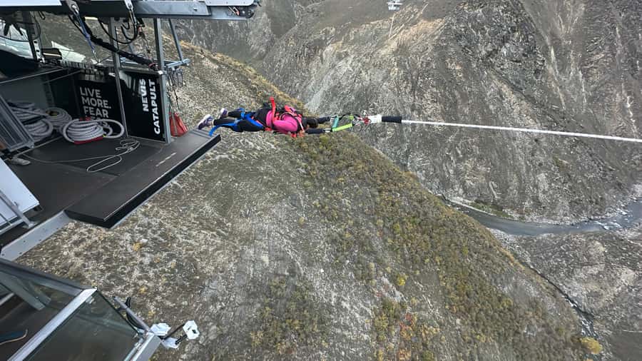Queenstown: Nevis Catapult - World's Biggest! - Leaving Queenstown for the Nevis Playground
