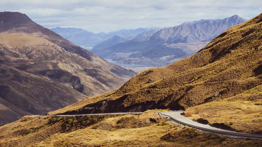Queenstown: Private Day Trip to Wanaka, Arrowtown & More - Cromwell and Lake Dunstan