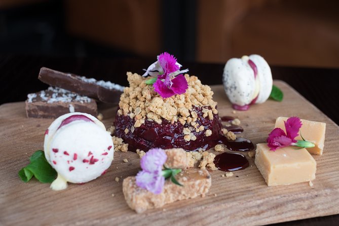 Queenstown Progressive Dinner & Wine Tour | 3 Stunning Locations - Small-group hosting from Vicky, Emma, and Grant