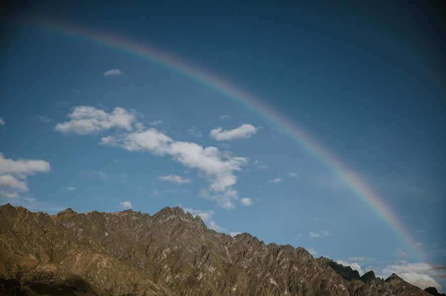Queenstown: Remarakbles Helicopter Tour with Alpine Landing - Shared seating and the aircraft experience