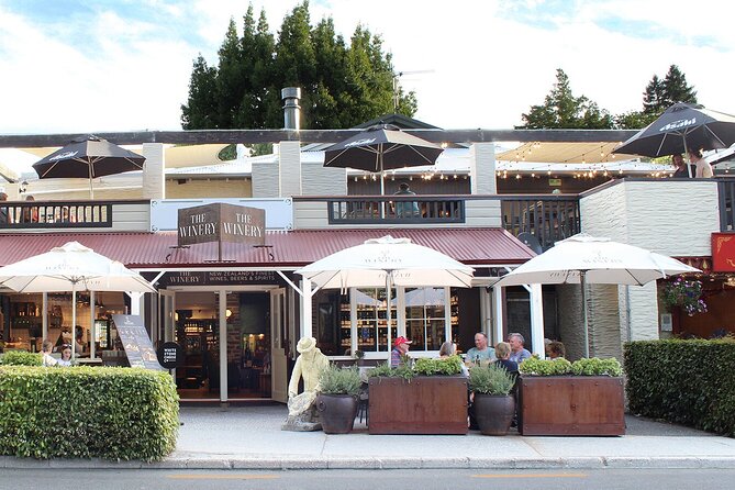 Queenstown's Gin & Spirits Tasting Tour - What the guides add to the day