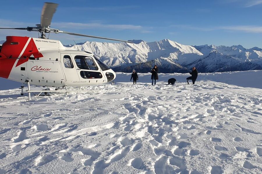 Queenstown: Scenic Alpine Heli-Flight - Pilots who make first flights easier