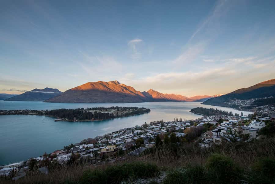 Queenstown: Scenic Highlights, Tour with Wine & Lake Cruise - Crossing the Shotover River