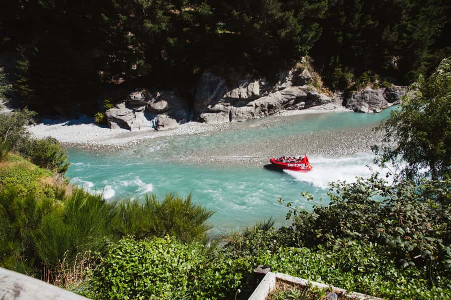 Queenstown: Scenic Highlights, Tour with Wine & Lake Cruise - Half an hour in historic Arrowtown