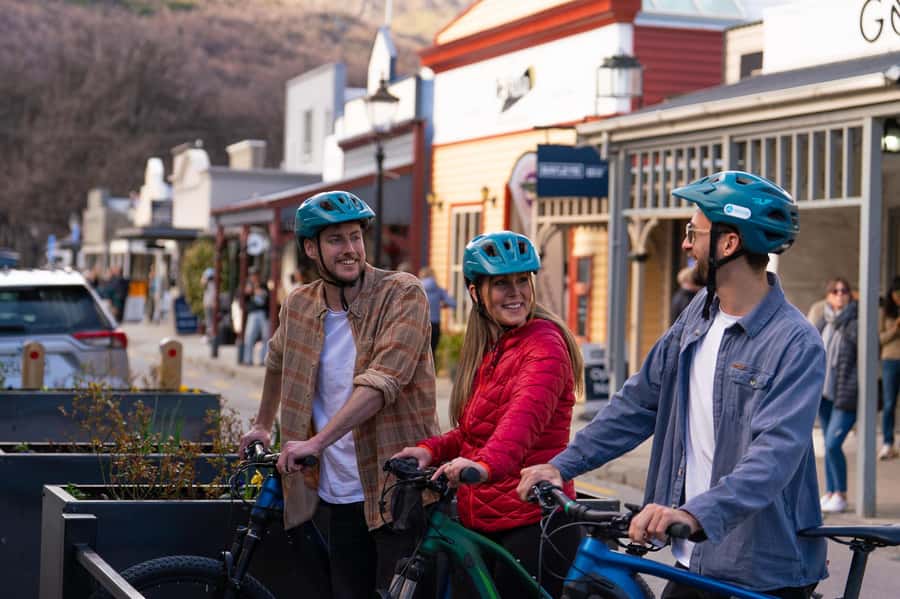 Queenstown: Self-Guided Gibbston Valley Wineries Bike Tour - What the route feels like in different weather