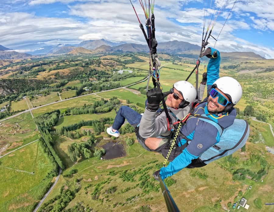 Queenstown: Tandem Paragliding Experience - Meeting at 45 Camp Street