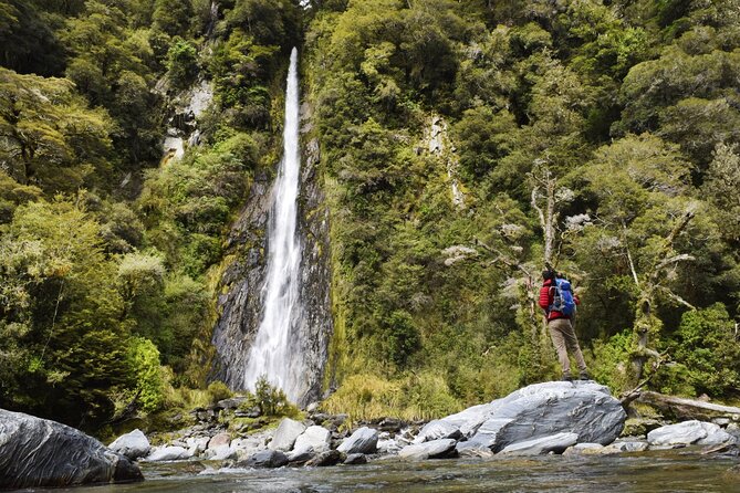 Queenstown to Franz Josef via Wanaka Small Group Day Tour (1-Way) - Lake Matheson and the final photo stop