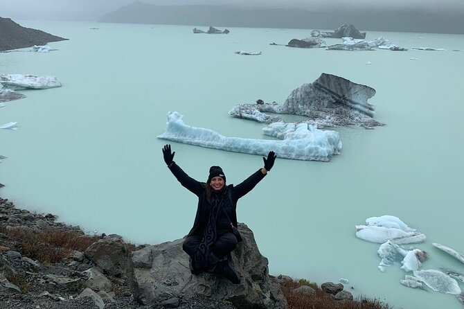 Queenstown to Mt Cook Small Group Tour (One-Way) - The guides are part of the value
