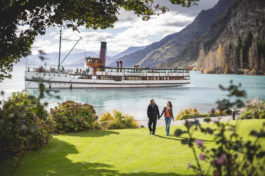 Queenstown: Walter Peak Garden to Table Experience - Crossing Lake Whakatipu on the TSS Earnslaw