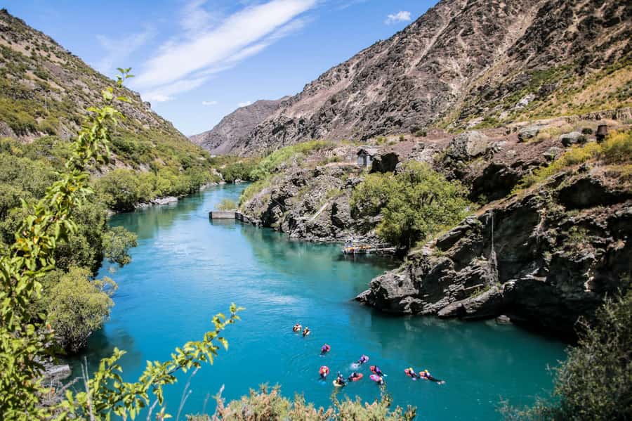 Queenstown: White Water Surfing Along the Kawarau River - Meeting in Queenstown and reaching the river