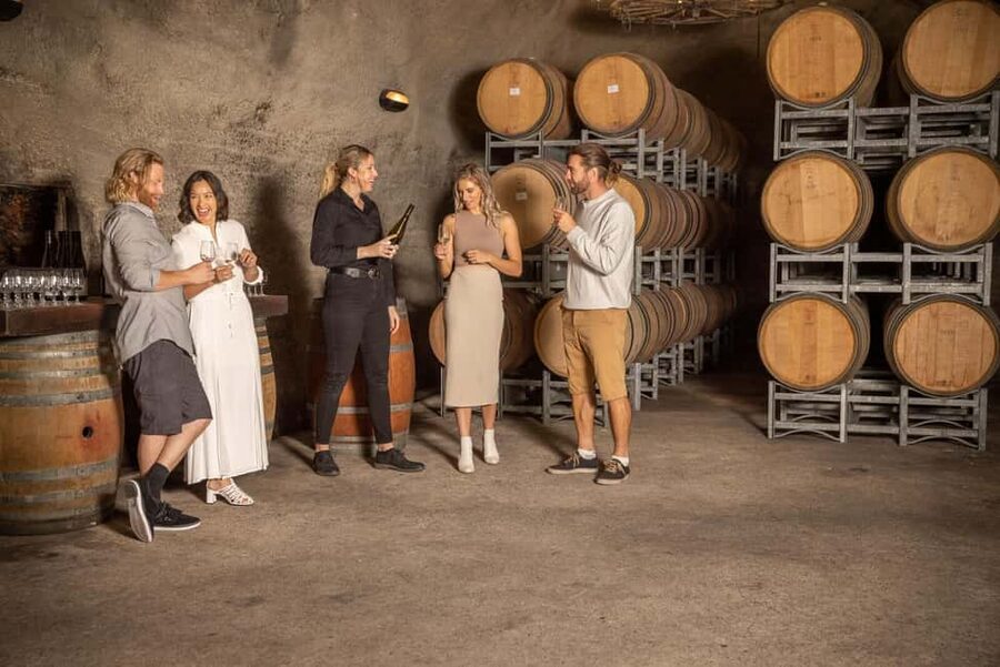 Queenstown: Wine & Food Tour, Scenic Tastings & Paired Lunch - Kinross lunch brings food into the picture
