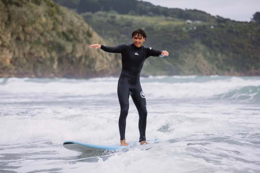 Raglan: 2 Day Surf Lesson & Rental Package - Meeting the school at Ngarunui Beach