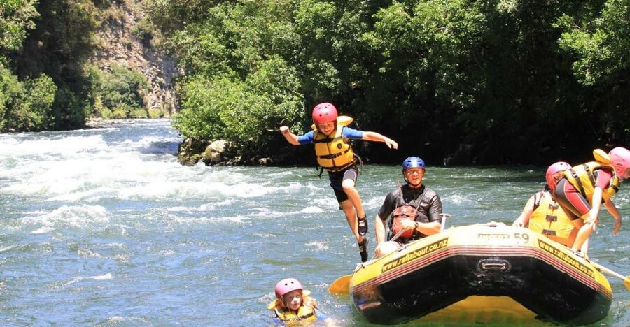 Rangitaiki Rafting Grade 2 - Starting beneath Aniwhenua Falls