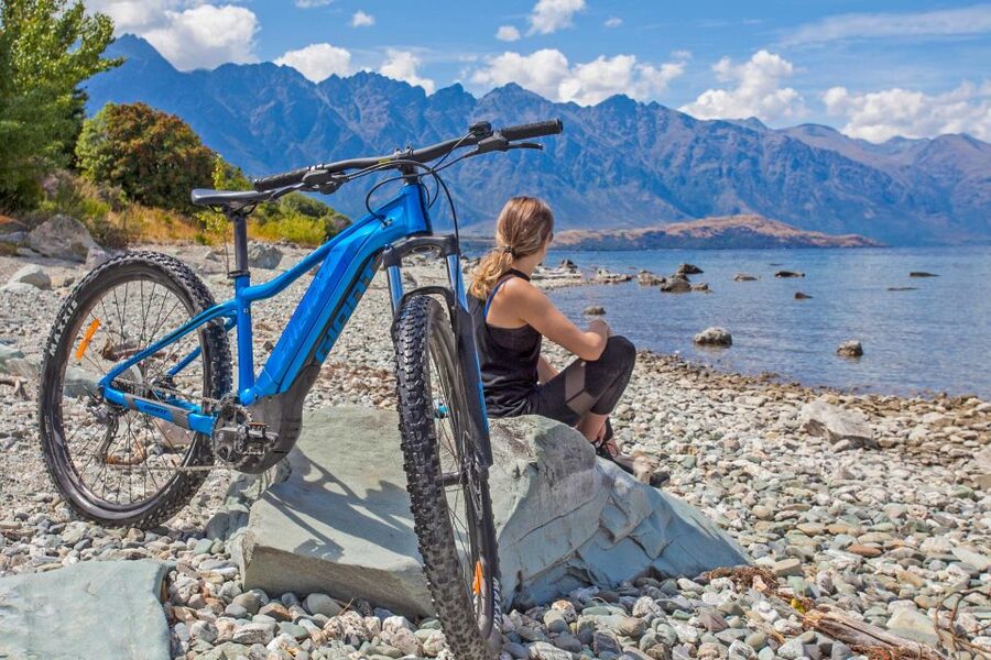 Ride to Riches: Arrowtown to Queenstown with Shuttle - Seven bridges, three rivers, and changing views