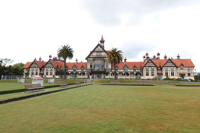 Rotorua and Waitomo Caves Day Trip from Auckland -Smaller Groups - The buffet lunch and the short Rotorua visit