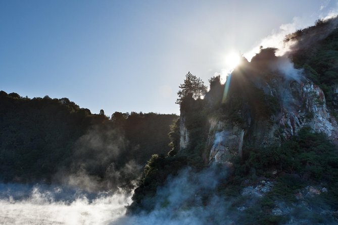 Rotorua based Small Group Morning Tour Waimangu and Wai O Tapu - The 8:00 am start and 25-minute ride from Rotorua