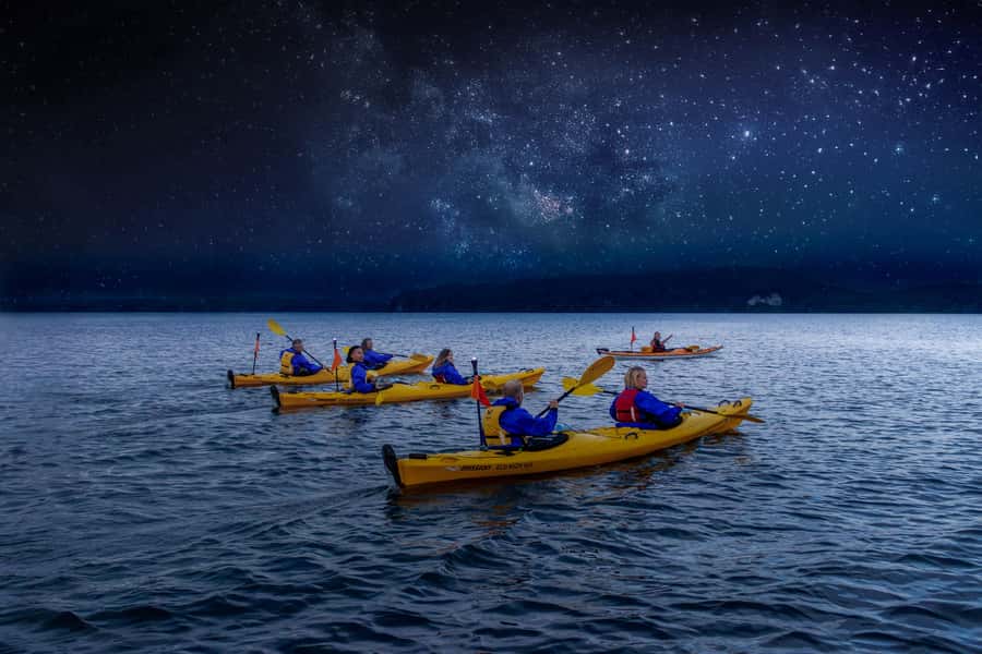 Rotorua: Evening Starlight Gourmet Kayak Tour with dinner - Paddling across Lake Rotoiti