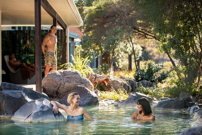 Rotorua Highlights Tour from Auckland with Optional Extras - Wai-O-Tapu and Rotorua’s sulphur-scented geology
