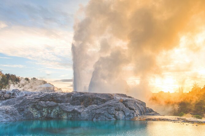 Rotorua Highlights Tour inc. Te Puia Tour, Lunch & Cultural Show - The 6:30 am start and the road south