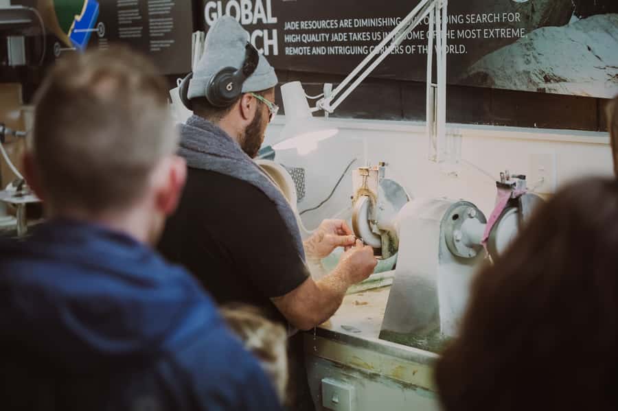 Rotorua: Jade Carving Experience at a Local Studio - Māori meaning, symbols, and traditional uses of pounamu