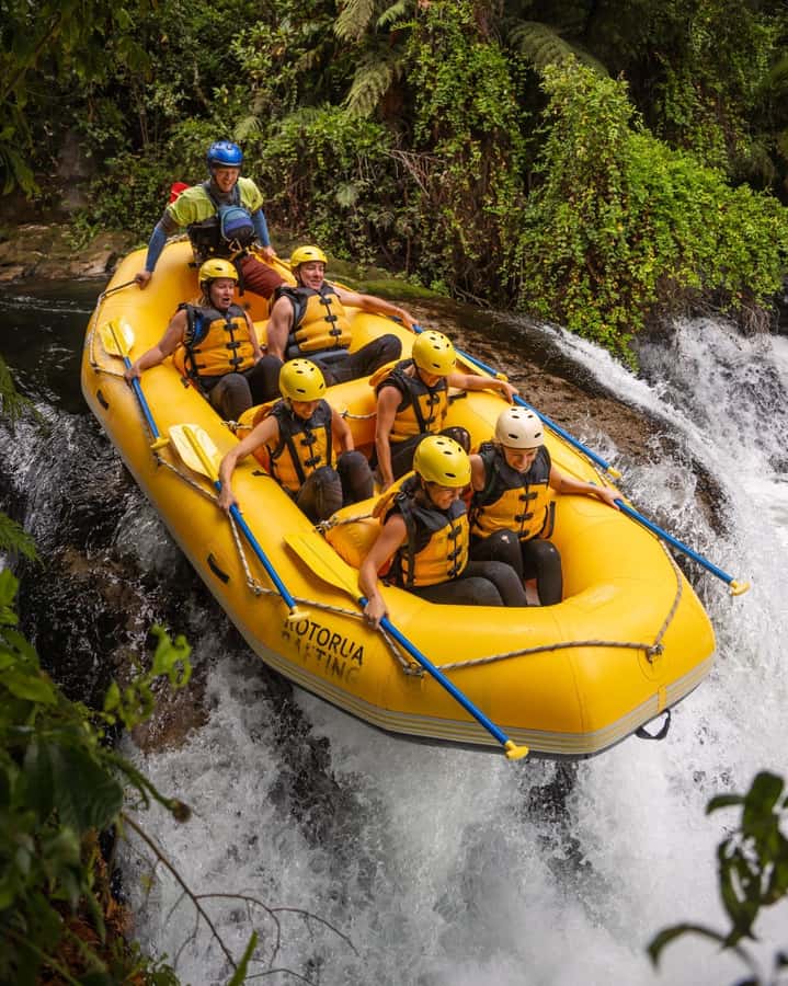 Rotorua: Kaituna River Rafting Experience - Fourteen rapids and three waterfalls in about an hour