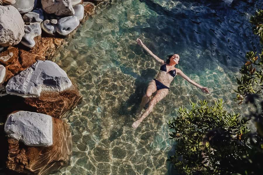 Rotorua Lake: Deluxe Lake Spa Geothermal Hot Spring Bathing - A lakeside geothermal soak, not just a standard pool visit
