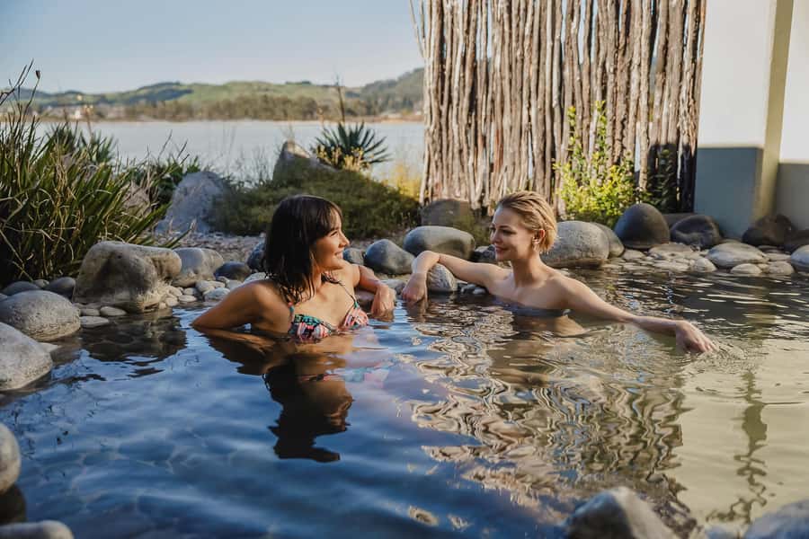 Rotorua: Lake View Private Pools Experience - Arriving at Polynesian Spa and finding the private pools