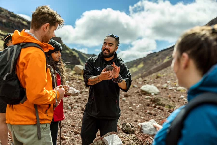 Rotorua: Mount Tarawera Volcanic Crater Half-Day Guided Walk - The 90-minute crater walk