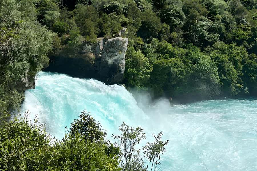Rotorua & Taupo DayTour Waiotapu & Huka Falls from Auckland - Is $448 a good value?