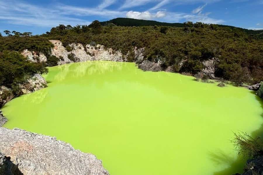 Rotorua & Taupo DayTour Waiotapu & Huka Falls from Auckland - Wai-O-Tapu: New Zealand’s strange-colored earth