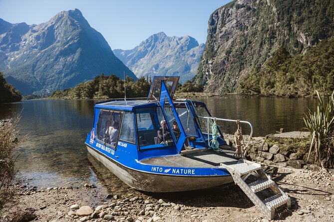 Self-Guided Milford Track Day Walk - Milford Sound - Walking the Milford Track from Sandfly Point