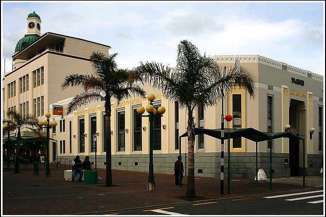 Shore excursion - Napier sight seeing/Art Deco Tour, - Why the minibus format matters