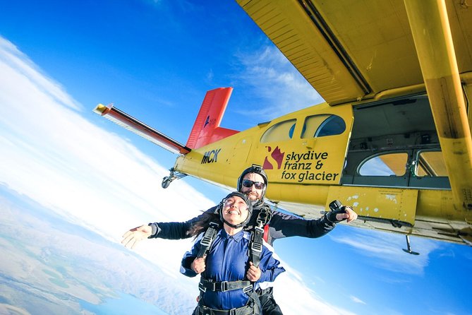 Skydive Mt. Cook - 20+ Seconds of Freefall from 10,000ft - How the team handles first-time nerves