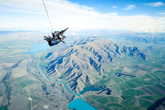 Skydive Mt. Cook - 20+ Seconds of Freefall from 10,000ft - Getting there and keeping the day simple