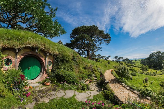 Small-Group Hobbiton Tour from Auckland with Party Marquee Lunch - Who will get the most from this tour