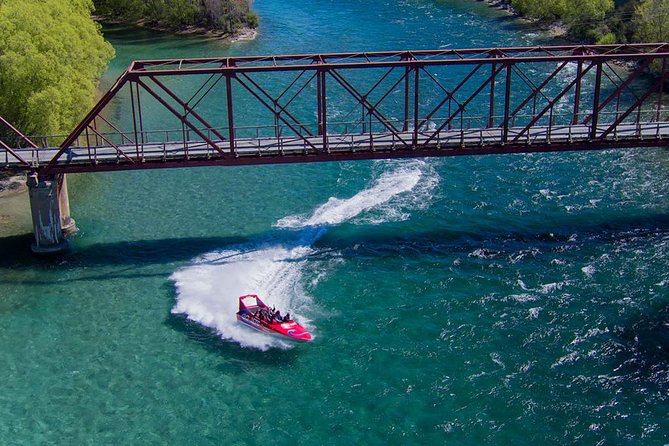 Small Group Jet Boat Adventure on the Clutha River from Wanaka - The balance between spins and local stories