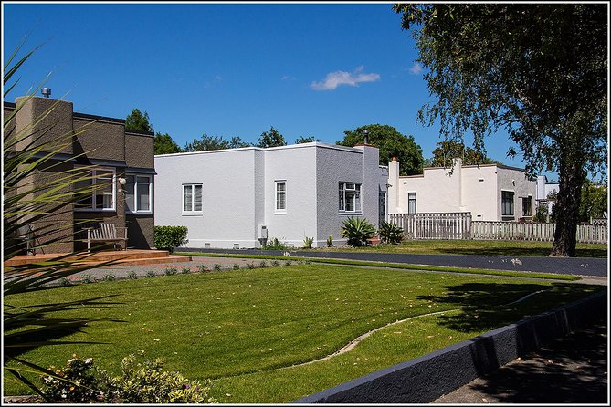 Small group - Napier City & Art Deco Tour, 2 hours - The National Tobacco Building is the visual highlight